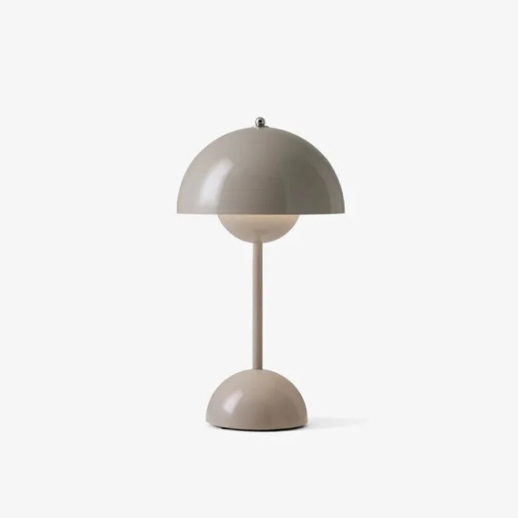 Beige bordslampa i minimalistisk stil