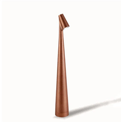 Brun smal bordslampa i trälook