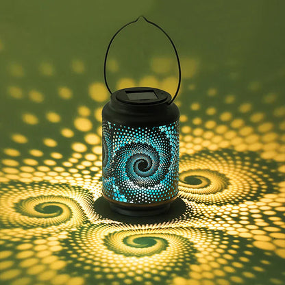 Solcellslykta med spiralformat ljusmönster