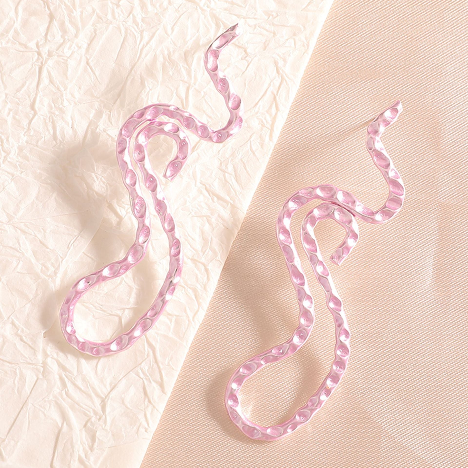 Ladies earrings in elegant wave pattern Hapa Style
