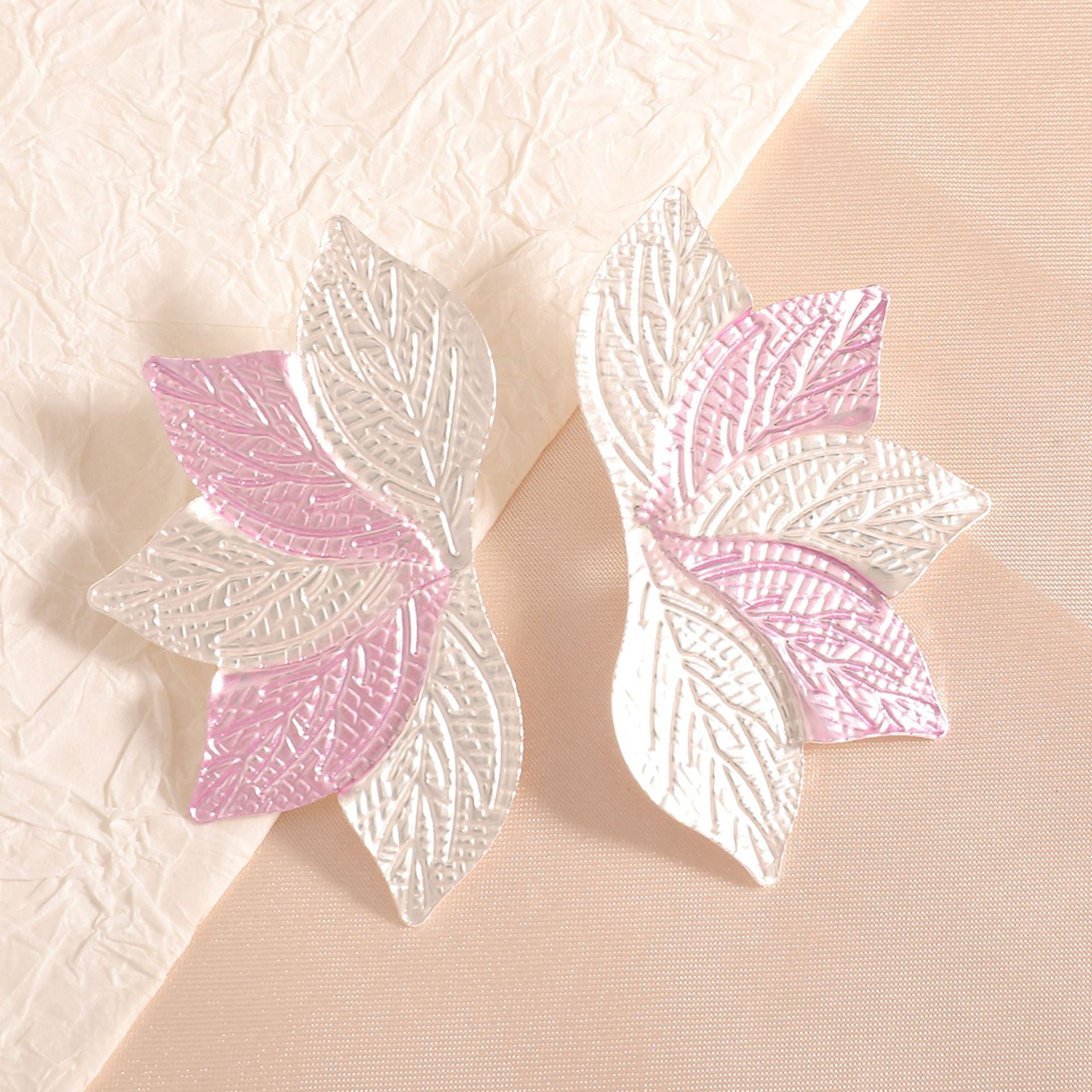 Women’s hair accessory with elaborate leaf design Hapa Style
