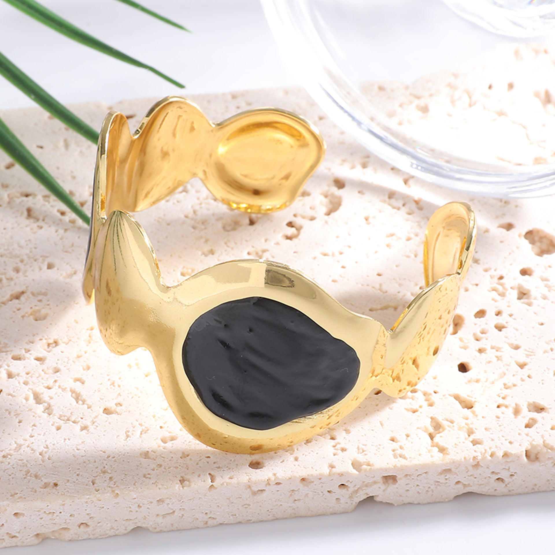 Ladies Open Bangle with Artistic, Curved Design Hapa Style