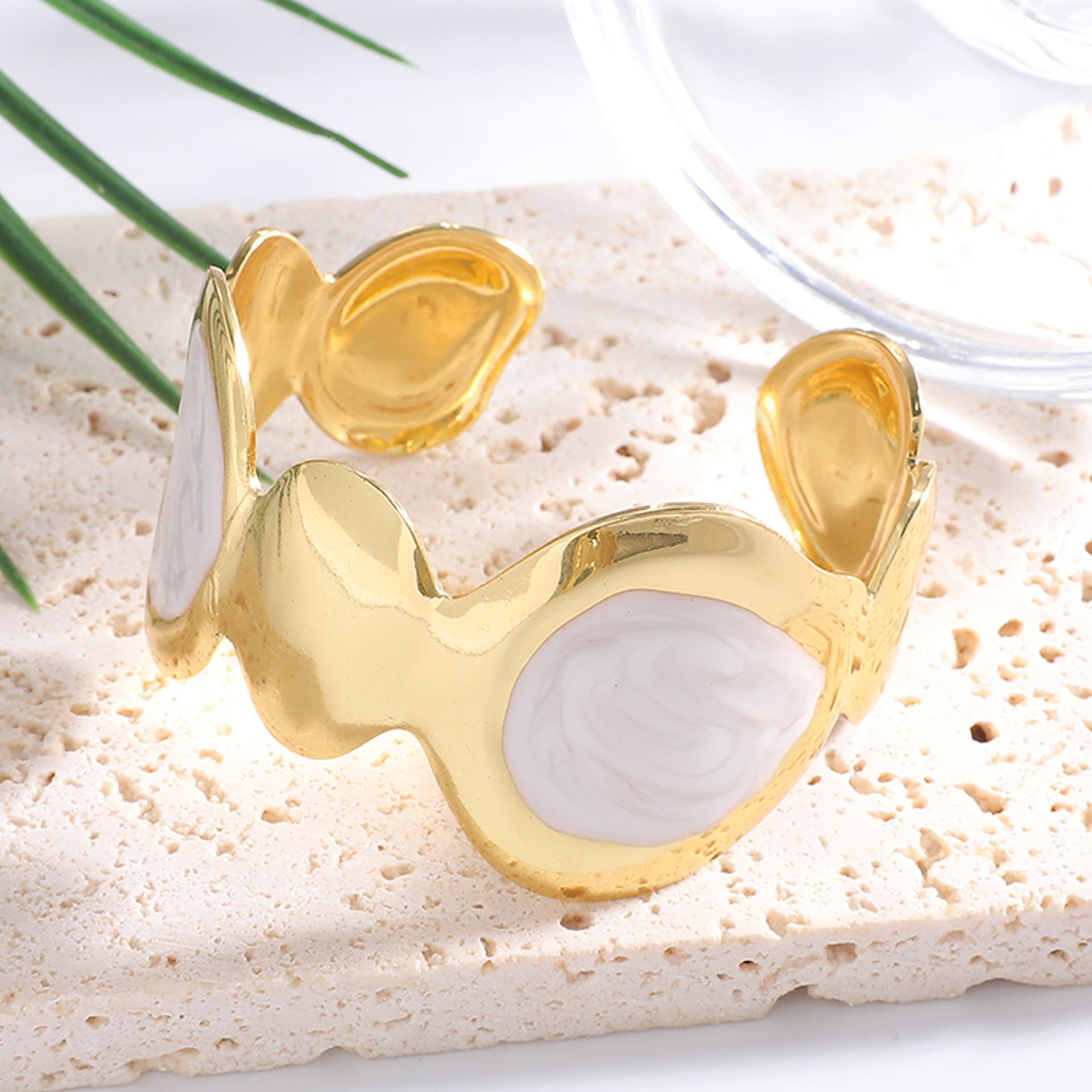 Ladies Open Bangle with Artistic, Curved Design Hapa Style