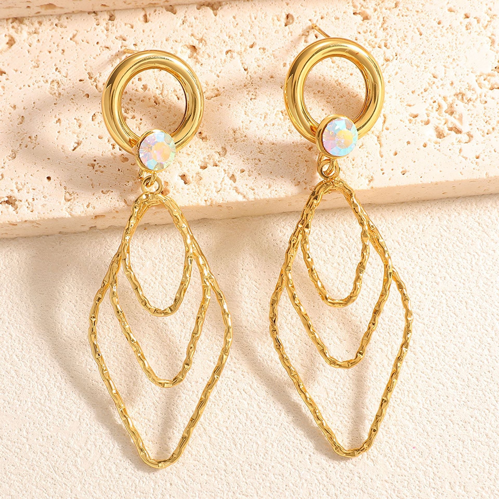 Women's earrings with elegant, shimmering design Hapa Style