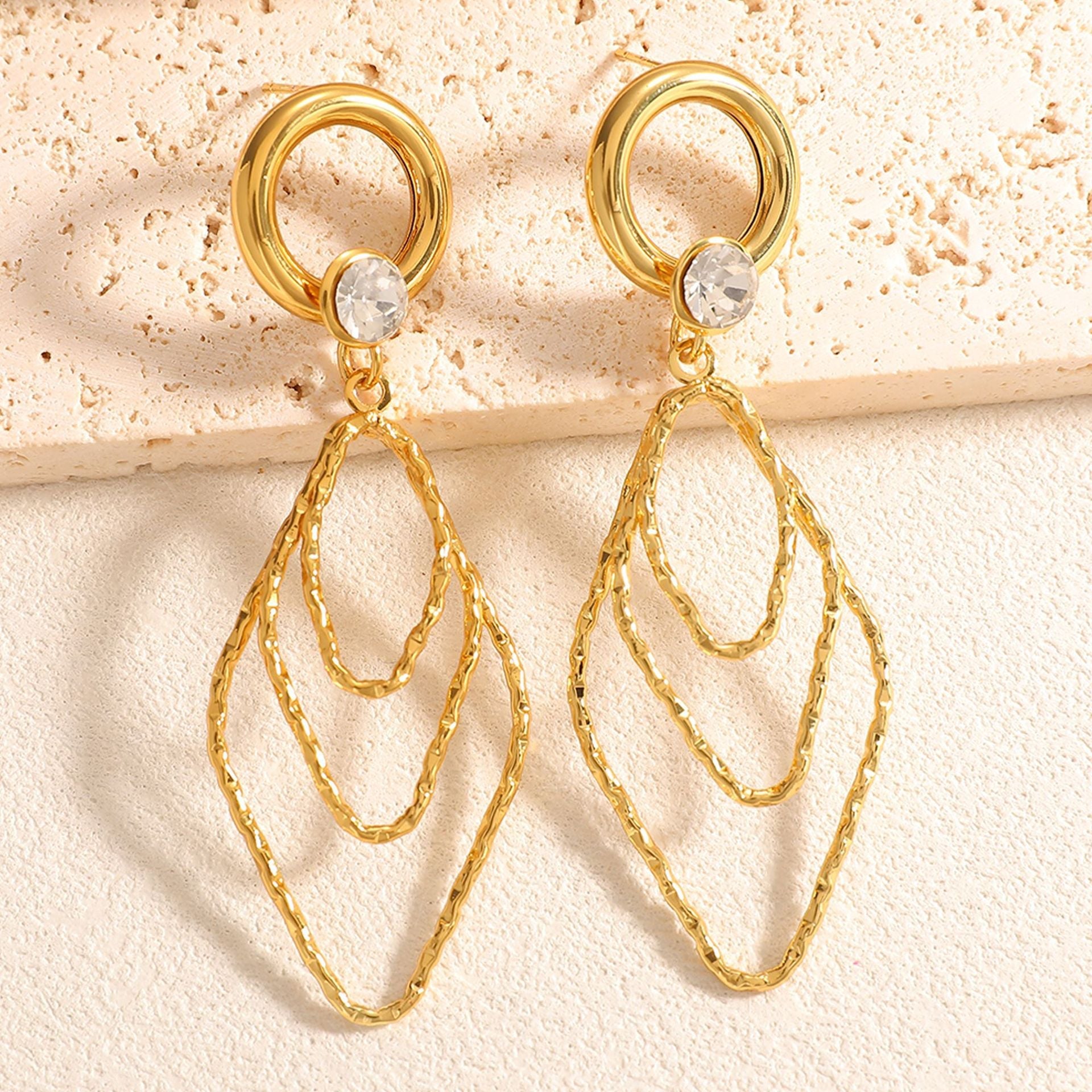Women's earrings with elegant, shimmering design Hapa Style