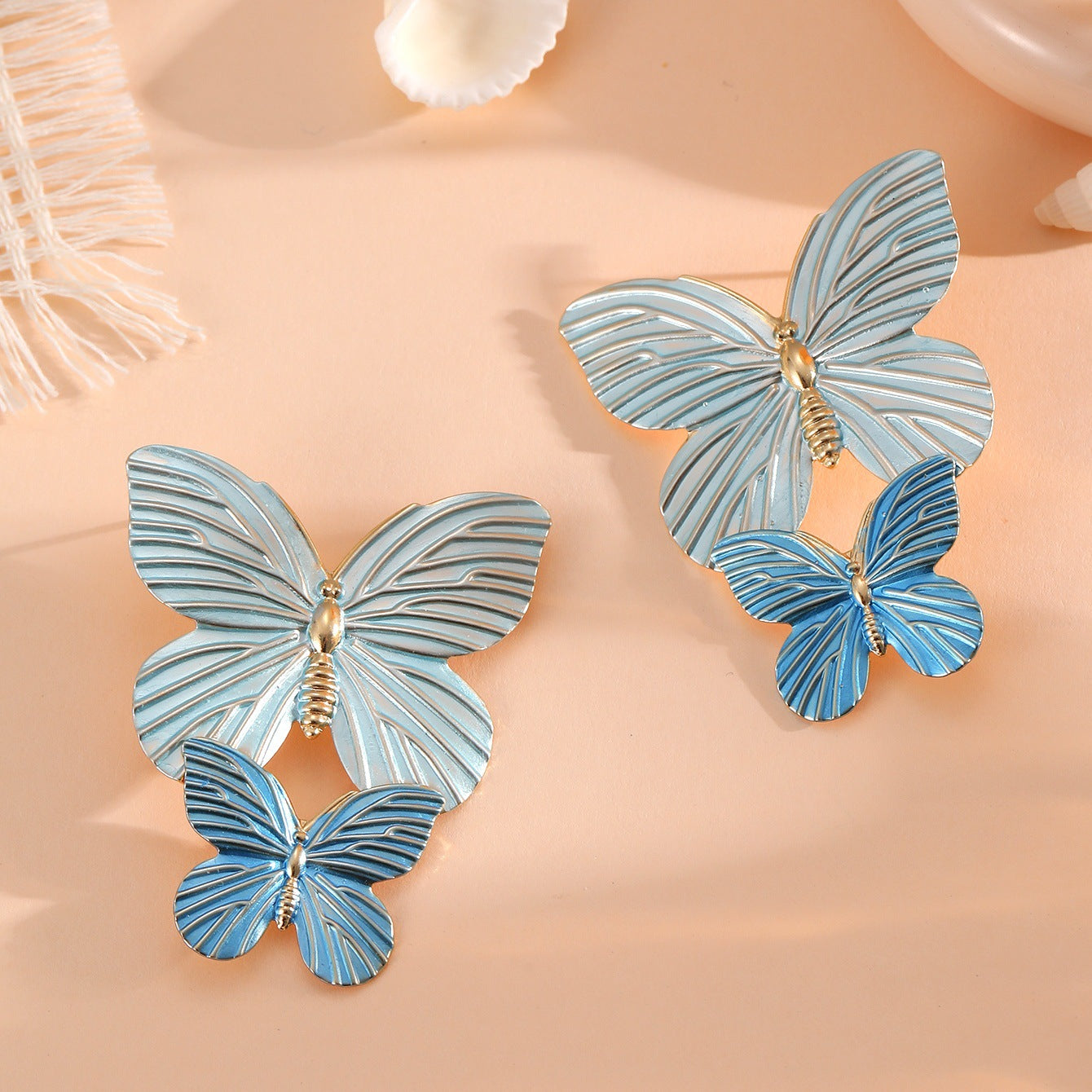 Ladies' brooches in elegant butterfly design Hapa Style