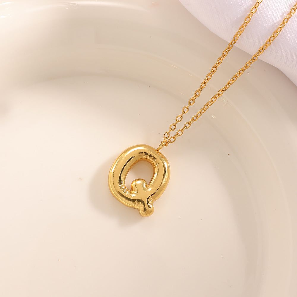 Women's necklace with curved letter pendant Hapa Style
