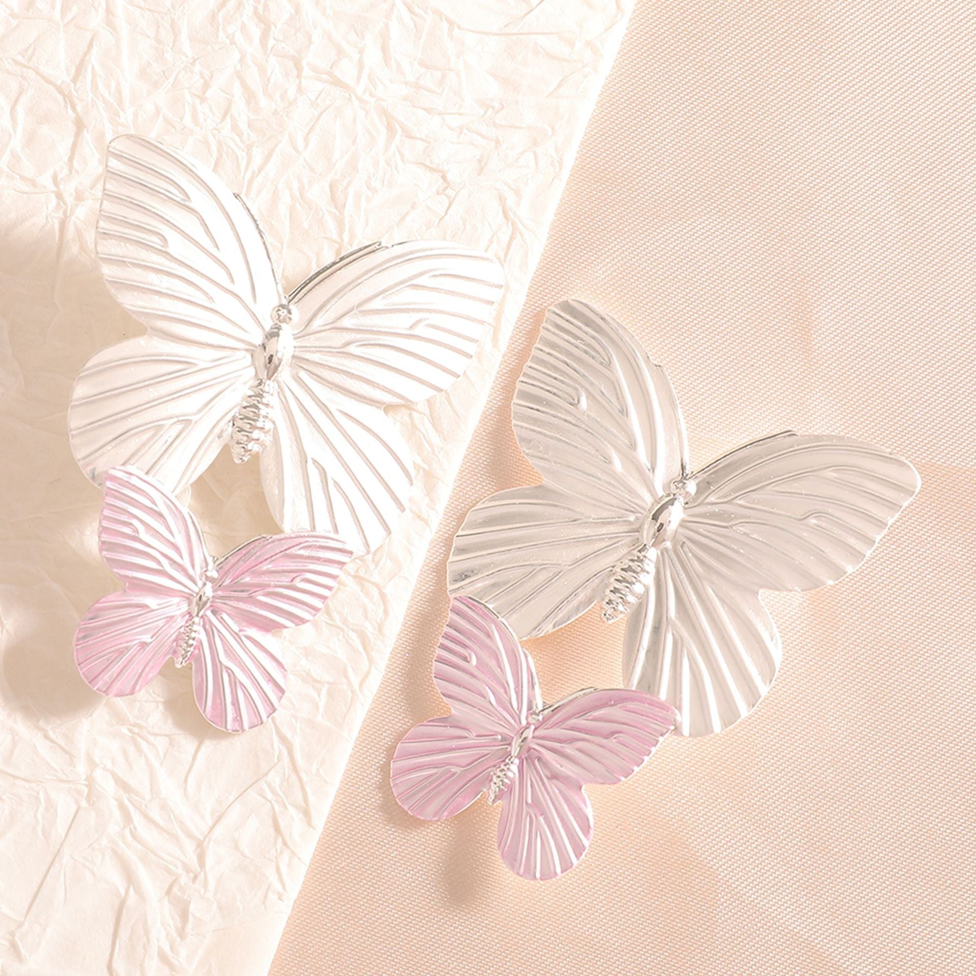 Ladies' brooches in elegant butterfly design Hapa Style
