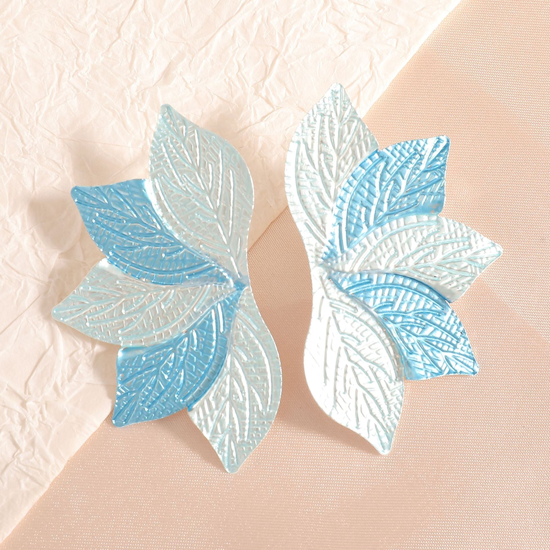 Women’s hair accessory with elaborate leaf design Hapa Style
