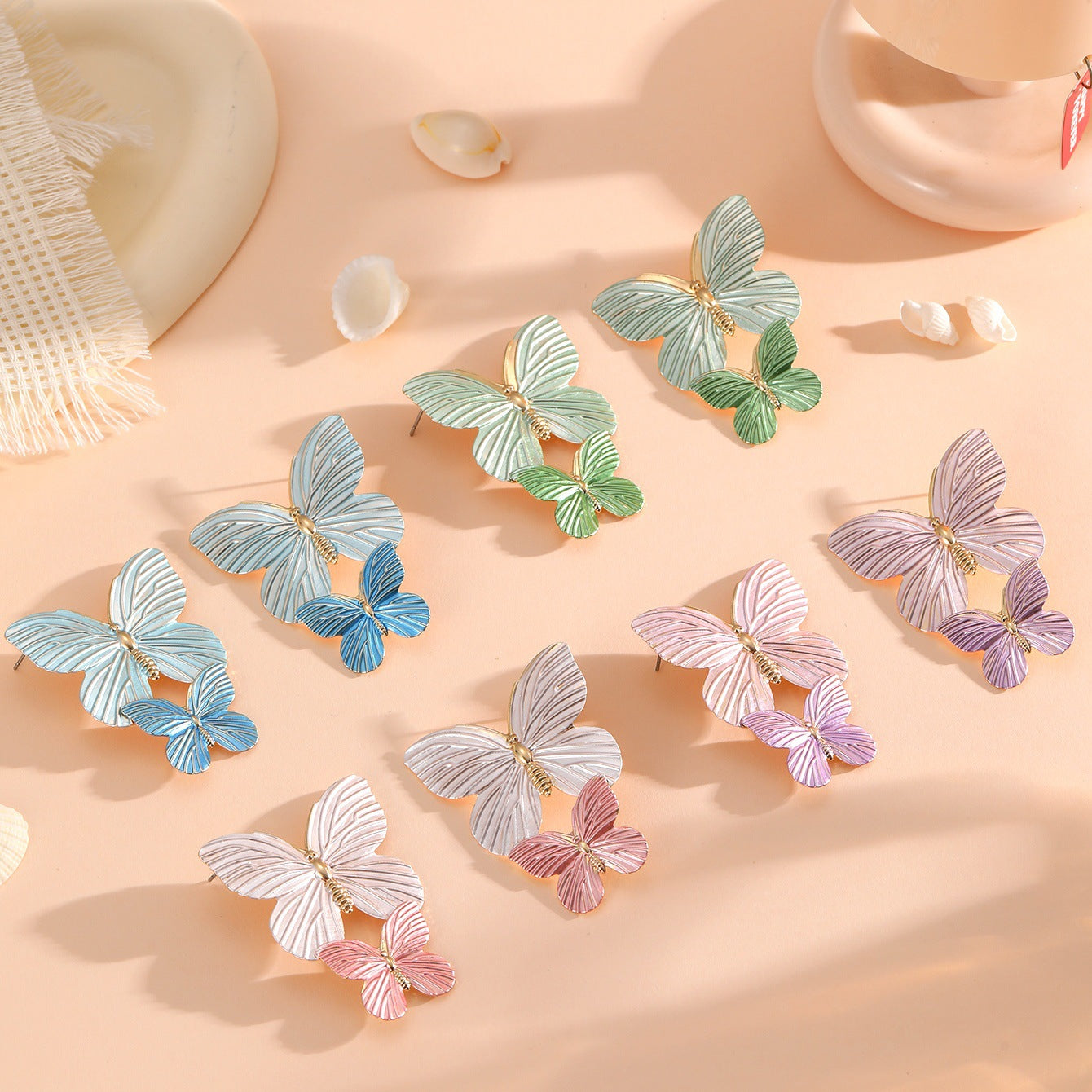 Ladies' brooches in elegant butterfly design Hapa Style