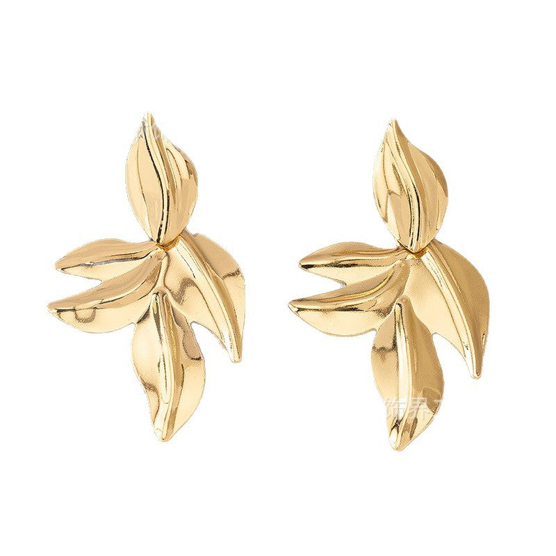 Women’s earrings with elegant leaf design Hapa Style