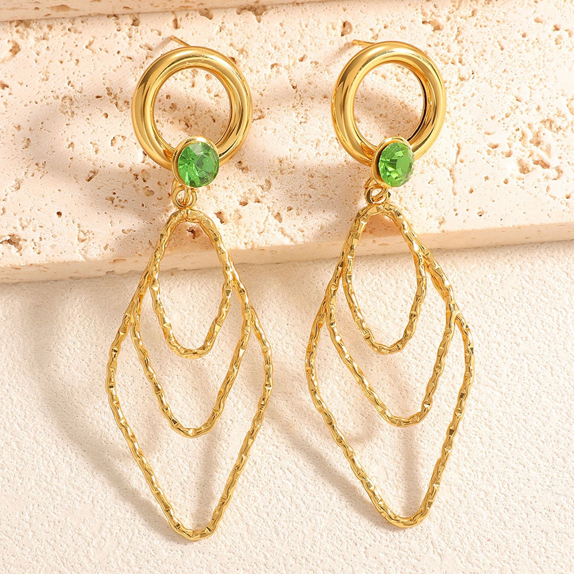 Women's earrings with elegant, shimmering design Hapa Style