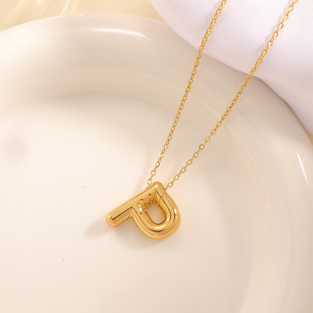 Women's necklace with curved letter pendant Hapa Style