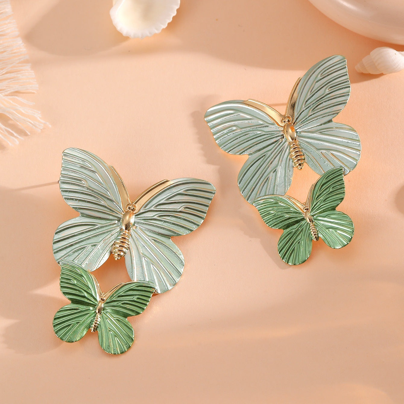 Ladies' brooches in elegant butterfly design Hapa Style