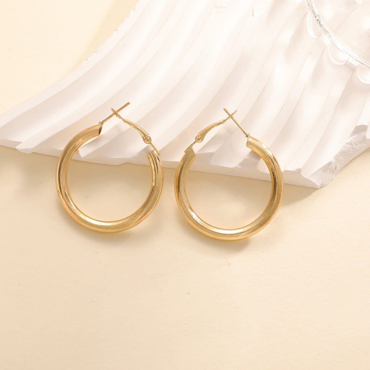 Women's hoop earrings made of high-quality stainless steel with elegant design Hapa Style