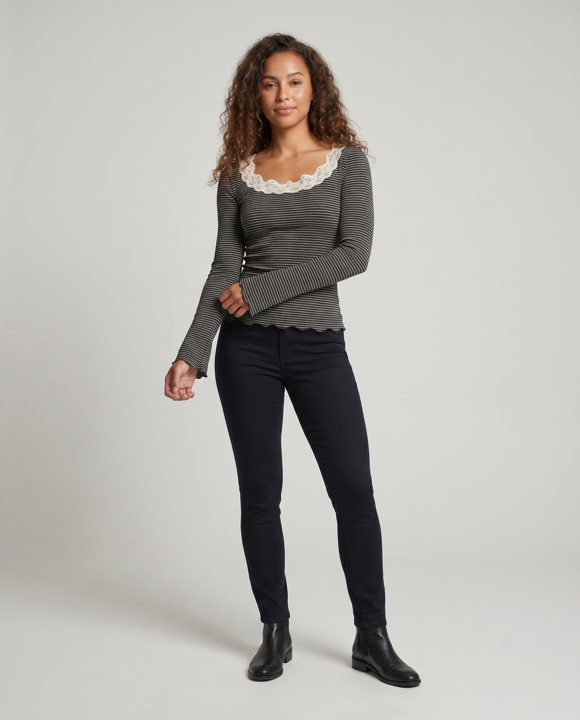 Product 15636517683530 - full_body_front