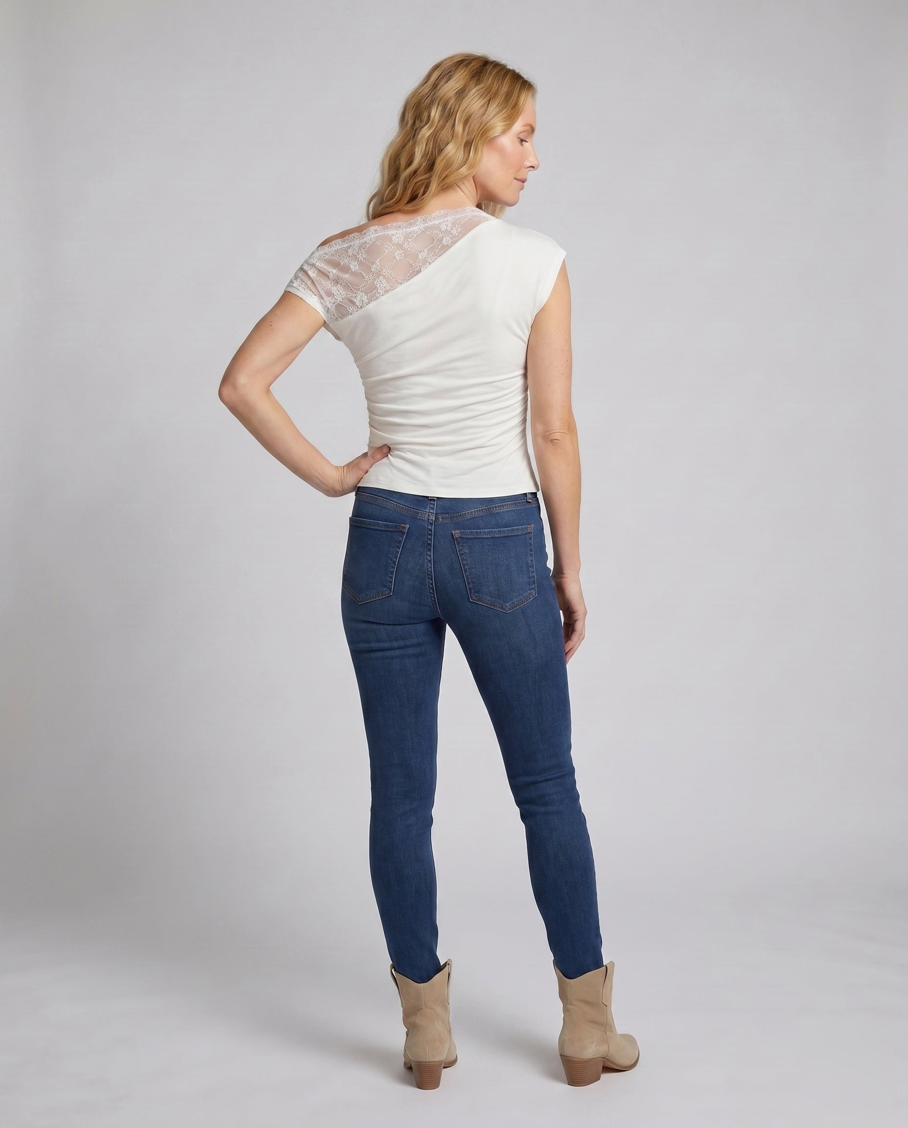 Product 15637862646090 - back_view
