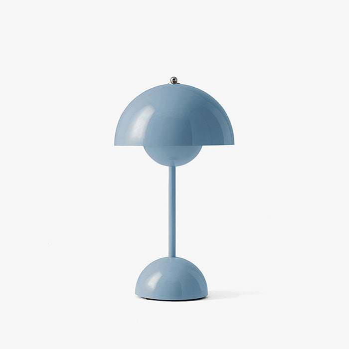 Ljusblå bordslampa i enkel design